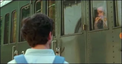 (Une citation, un personnage. Lequel ?) : "No vi sembra ineducato come dice : 'Later'."