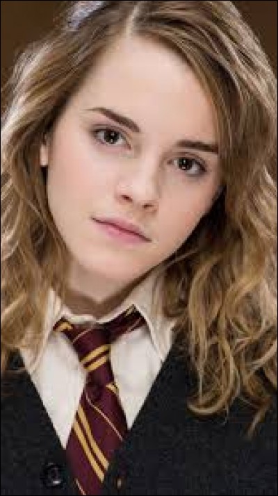 Hermione est intelligente, autoritaire et courageuse.