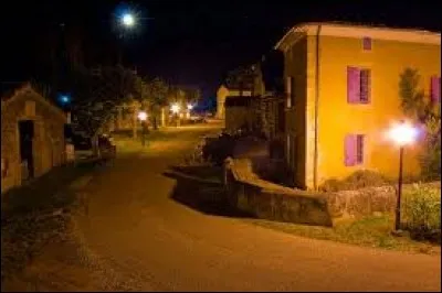 Village Ariégeois, dans le Piémont pyrénéen, Limbrassac se situe en région ...