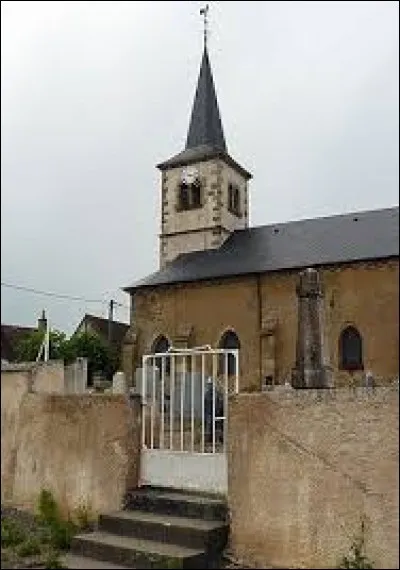 Commune Saône-et-Loirien, dans le parc naturel régional du Morvan, Sommant se situe en région ...