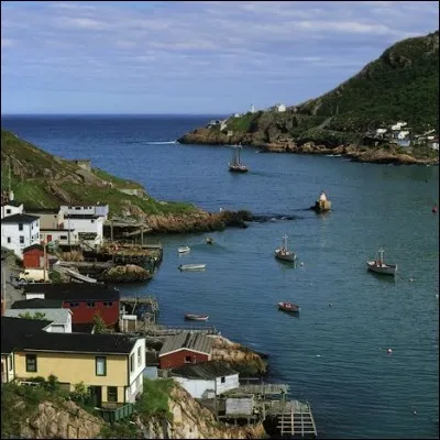 Complétez le nom de cette province canadienne qui a donné deux noms des races de chiens : ''-----------------et-Labrador'' ?