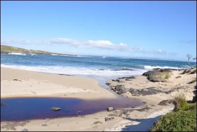 Dans le sud du Pacifique, quel pays gère l'archipel de Chatham dont les îles principales sont Chatham et Pitt ?