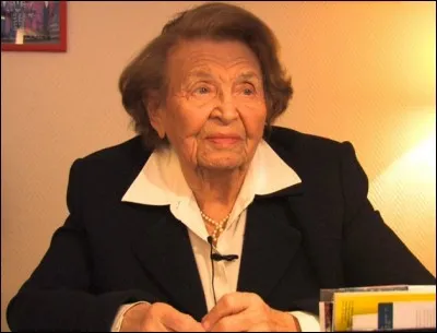 Cette magistrate, premi&egrave;re pr&eacute;sidente de la Cour de cassation de 1984 &agrave; 1988, est la seule femme &agrave; avoir exerc&eacute; cette fonction, la plus &eacute;lev&eacute;e dans la magistrature fran&ccedil;aise. C'est :