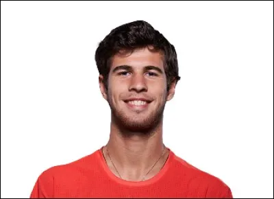 Sport - Dans quel sport s'illustre actuellement le jeune espoir russe Karen Khachanov ? (photo)