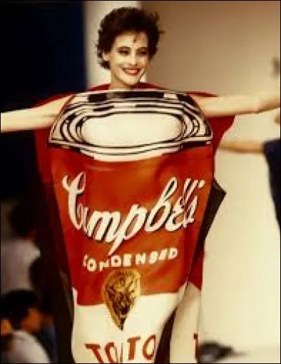 Le grand couturier français Jean-Charles de Castelbajac a créé cette robe. Il s'est pour cela inspiré de quel artiste ?