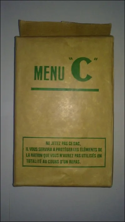 Qu'est-ce que les militaires surnomment "le singe" dans les rations de guerre ou à l'ordinaire ?