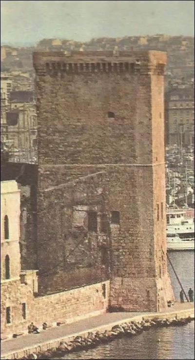 Le "Fort Saint Jean" se trouve dans la ville de...