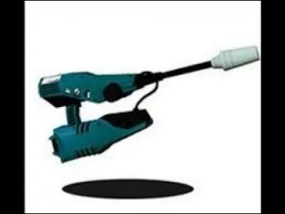 Cette arme tire très loin ; quel est son nom ?