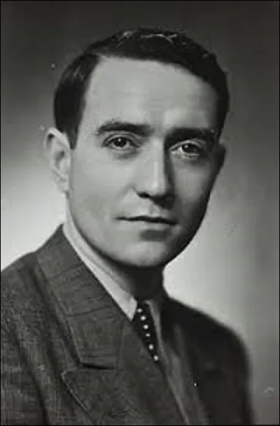 Faits divers - 
''Pierrot le Fou'' est aussi le sobriquet de Pierre Loutrel, malfaiteur, premier à avoir été désigné comme ''ennemi public'', et l'un des meneurs du gang des Tractions Avant, qui fit subir une vague de terreur à fin de la Seconde Guerre mondiale. Spécialisés dans les attaques à main armée, ces malfrats n'avaient aucune limite. Comment est mort ce bandit ?