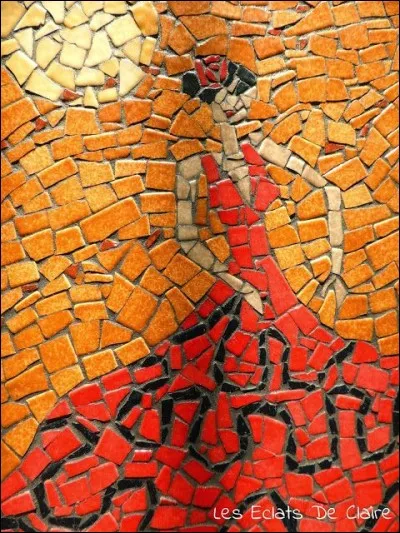 En espagnol, "la esmeralda" signifie "bohémienne" :