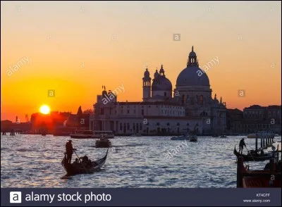 Les gouverneurs de l'ancienne république de Venise se nommaient les toges.