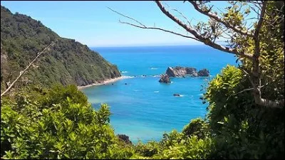 Quelle mer sépare l'Australie de la Nouvelle-Zélande ?