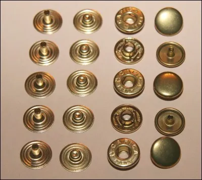 En voilà un qui ne manque pas d'air. Masquez-vous dans les champs ou peut être serez-vous embaumé. Sentez-vous la réponse ?