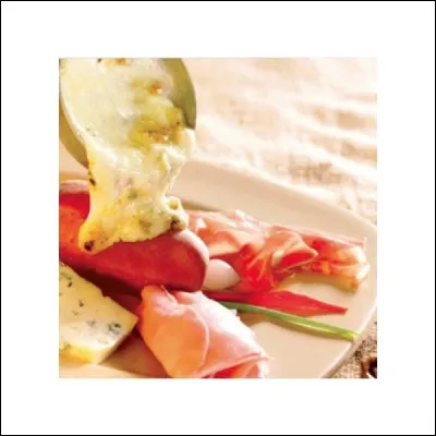 Voici une raclette réalisée avec un fromage particulier ! C'est le bleu du Vercors. Quel est le nom de cette spécialité ?