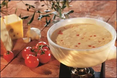 Elle ressemble à sa cousine savoyarde, mais qu'est-ce qui est caractéristique dans la fondue valaisanne ?