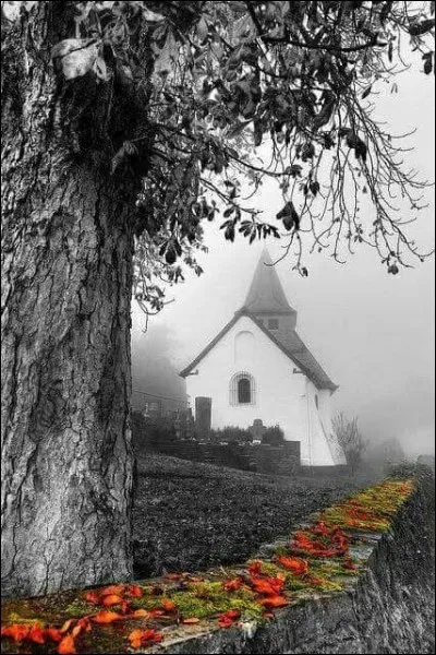 Qui chantait "Vive le vent de l'hiver, et la chanson de Prévert continue sa route à l'envers..." ?