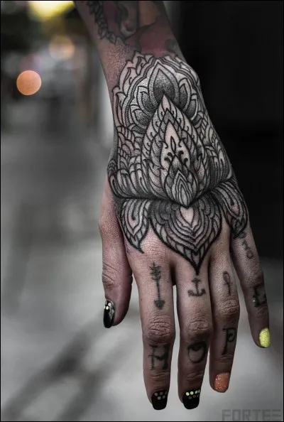 Et enfin, à qui est est le dernier tatouage ?