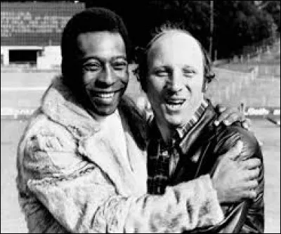 Quelle équipe, habituellement notre bête noire, croisa le chemin des Bleus en demi-finale ?