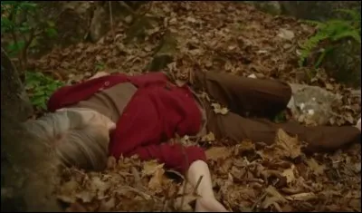 Comment le personnage de la question num&eacute;ro 4 a-t-elle perdu la vie ?