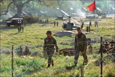 400 G. I. encercls par 2000 Vit-Cong.