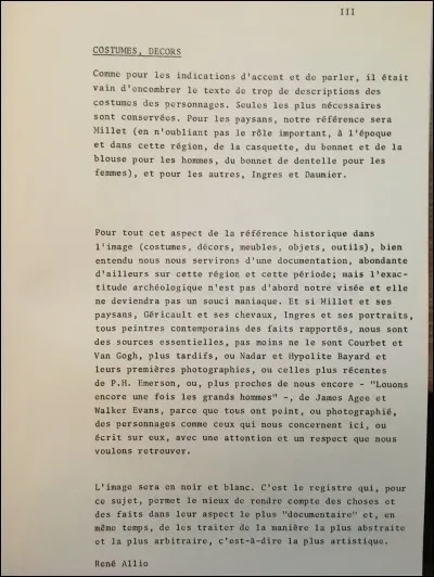 Comment appelle-t-on le procédé scénaristique qui suggère un événement à venir dans l'histoire ?