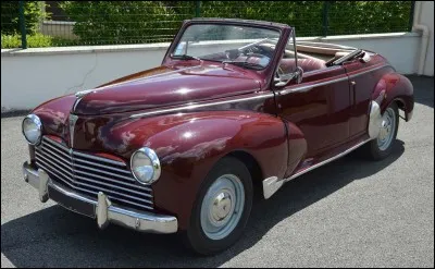 La Peugeot 203, l'une des plus belles voitures françaises d'après-guerre, est apparue en 1948.