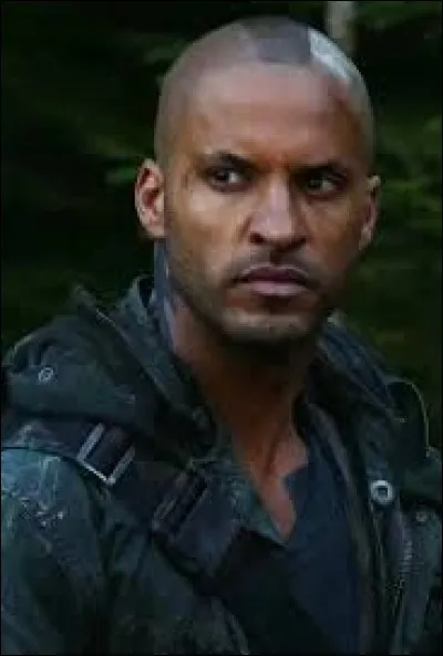 Comment s'appelle le terrien qui a sauvé Octavia ?