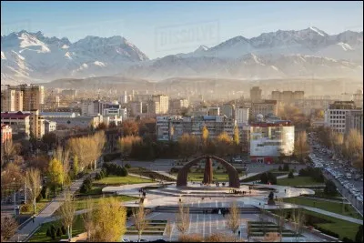 Cette ville d'Asie centrale, capitale du Kirghizistan, situ&eacute;e pr&egrave;s de la cha&icirc;ne de montagnes Tian Shan, en Asie centrale, c'est :