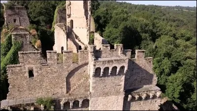 Chalucet est-il à la campagne ou en ville ?