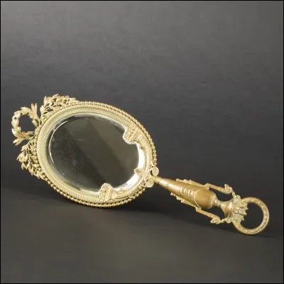 Quel est le nom de ce petit miroir de dame ?