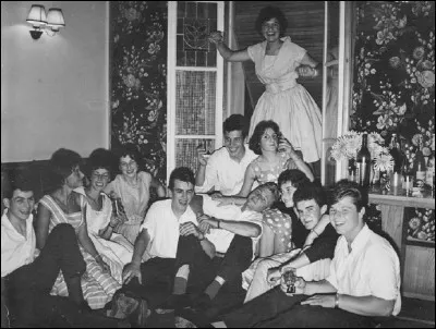 Qui chantait ''Première Surprise-partie'' ?