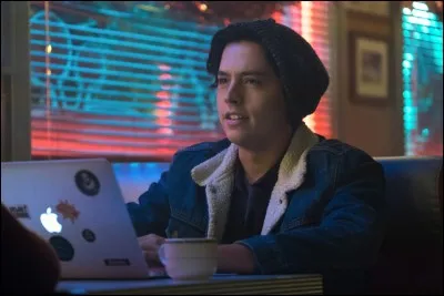 Comment s'appelle la sur de Jughead ?