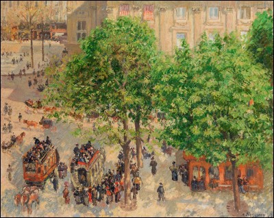 "La place du Théâtre Français - printemps" est un tableau signé Camille Pissarro.