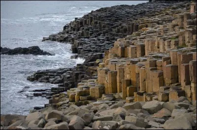 "La Chaussée des Géants" est un livre de Pierre Benoît.