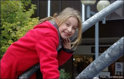 De quel membre des Kids United est-elle le plus proche ?