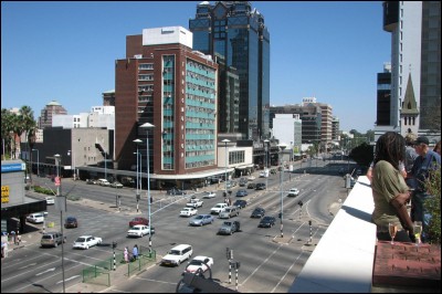 Avant 1982, Harare, capitale du Zimbabwe, s'appelait :