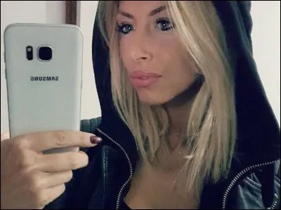 Comment cette belle blonde s'appelle-t-elle ?