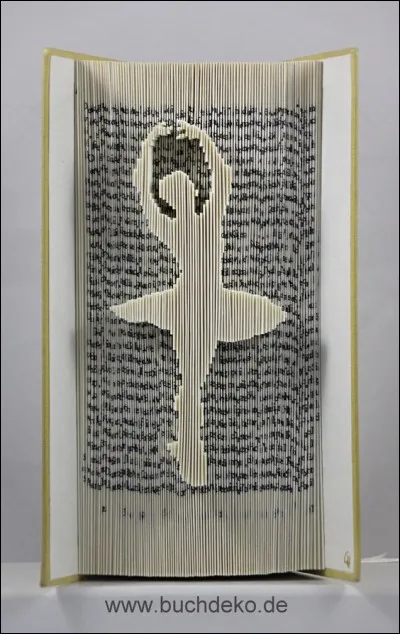 Qui a écrit "La danseuse du Gai-Moulin"' ?