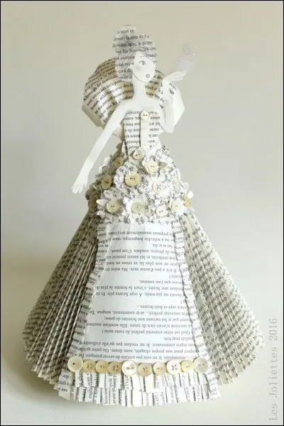 Qui a écrit "La mariée était en blanc" ?