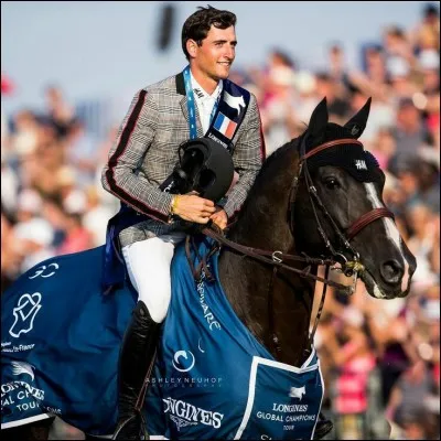 Quel est le cheval avec lequel Nicola Philippaerts est arrivé 1er aux Longines Global Champions Tour ?