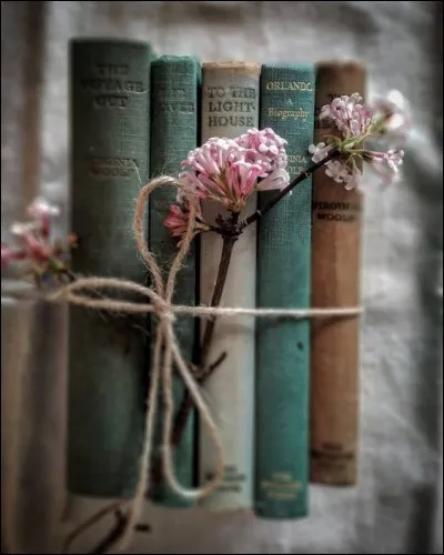 Qui a écrit "Les Innocents de Paris" ?