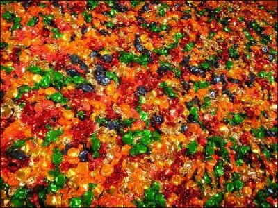 Felix Gonzales-Torres est un artiste cubain qui expose des objets de la vie quotidienne. En 1991, il expose ...