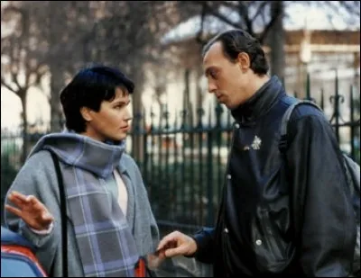 Dans ce film réalisé par Marc Rivière, sorti en 1989, le personnage principal joué par Tom Novembre a perdu sa femme Léa le soir même de leur mariage; désespéré, il finit par rencontrer le parfait sosie de son épouse, qui est en réalité manipulée par un antiquaire sans scrupules. Quel est le titre de ce film ?