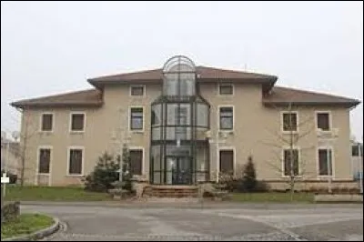 Je sais d'ores et déjà que je fais plaisir à quelqu'un avec cette visite de Saint-Denis-lès-Bourg. Ville d'Auvergne-Rhône-Alpes, dans l'agglomération de Bourg-en-Bresse, elle se situe dans le département ...