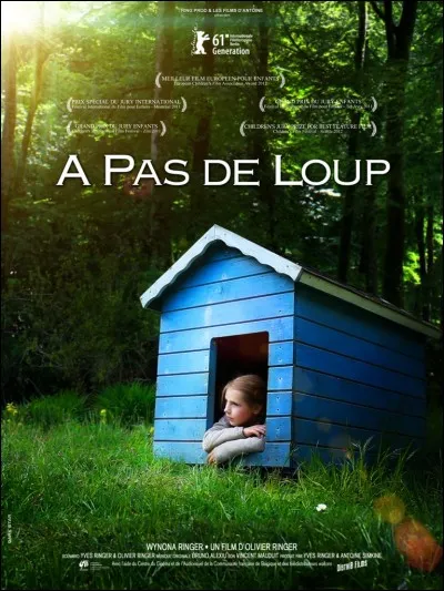 Qui est le réalisateur principal du film "À pas de loup" ?