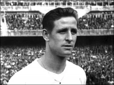 Ce footballeur (1931-2017), ballon d'or en 1958, c'est :