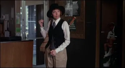 "Annie Hall" est de Woody Allen.