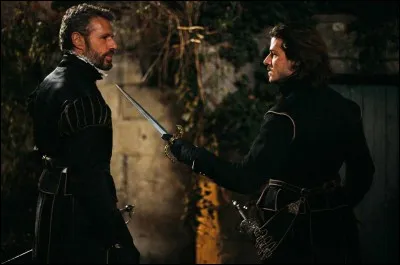 Qui dit : "Tu assassines qui tu veux de ta perfidie, mais sur elle pas un mot fâcheux." ?