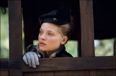 Chabannes laisse quelque chose à Marie en souvenir de lui. Qu'est-ce donc ?