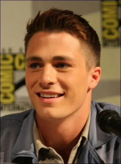 Quand Jackson revient de Londres, avec qui est-il en couple ?